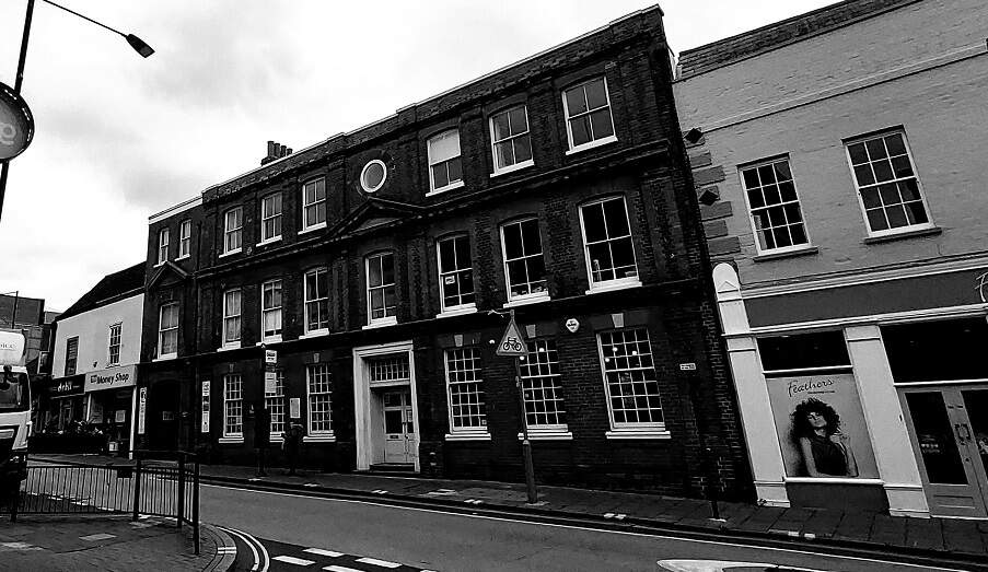 a black and white image of 37 queen street 